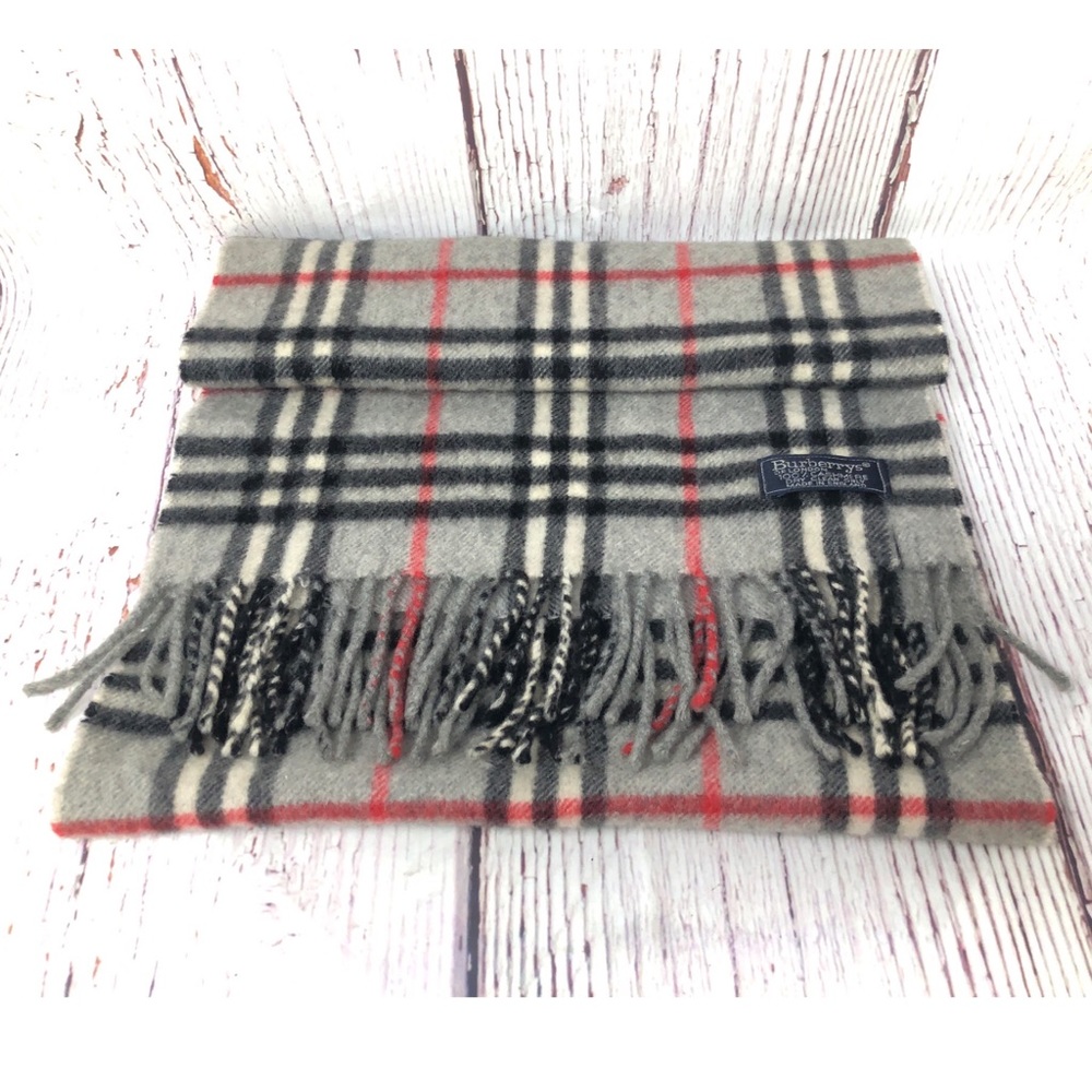 Burberrys London Scraf - Picture 3 of 8